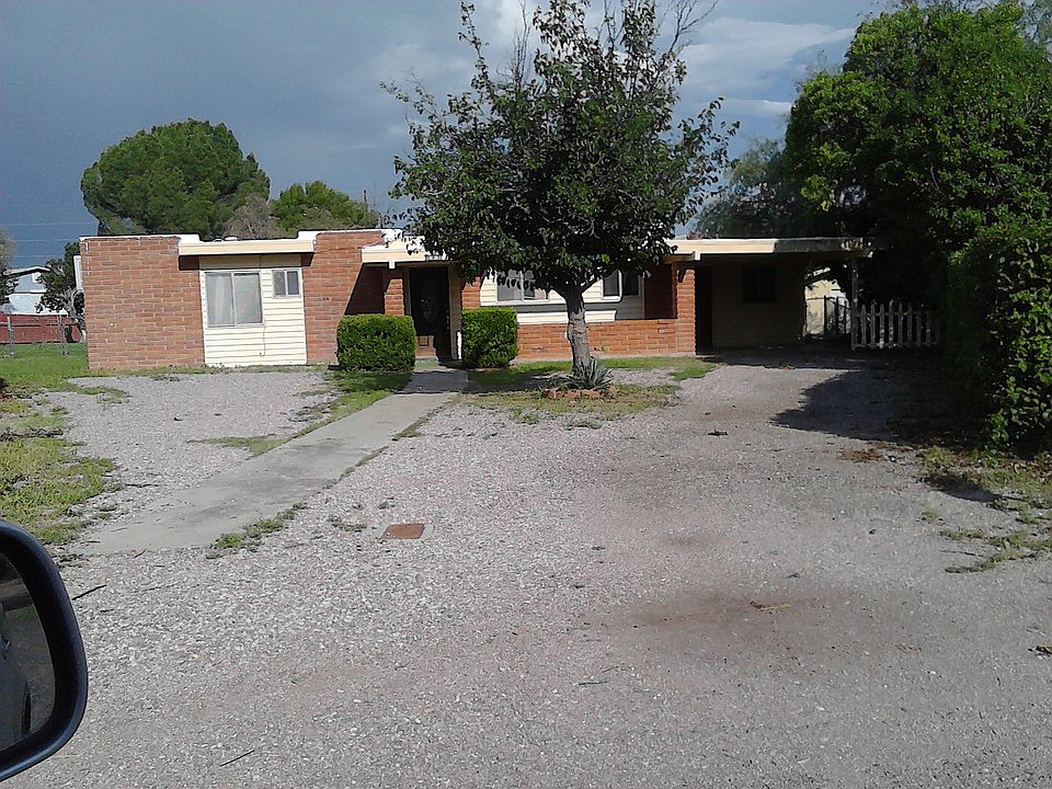 front view and driveway
