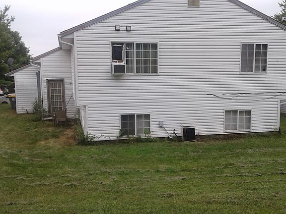 3rd image of 2731 S Pinehurst Dr