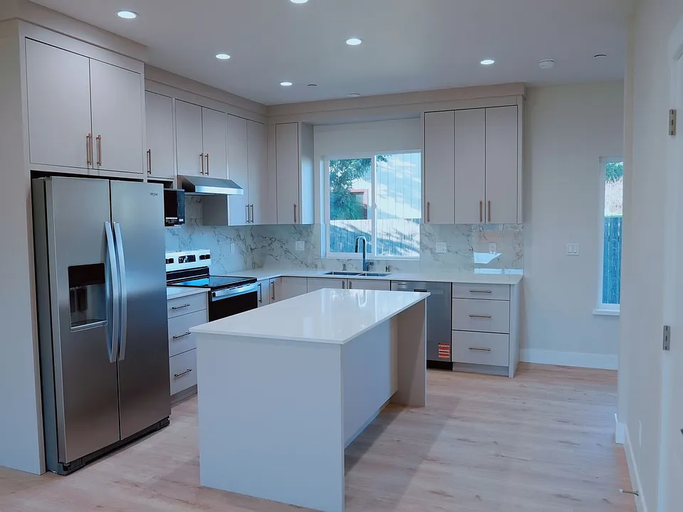 2155 Siddle Loop