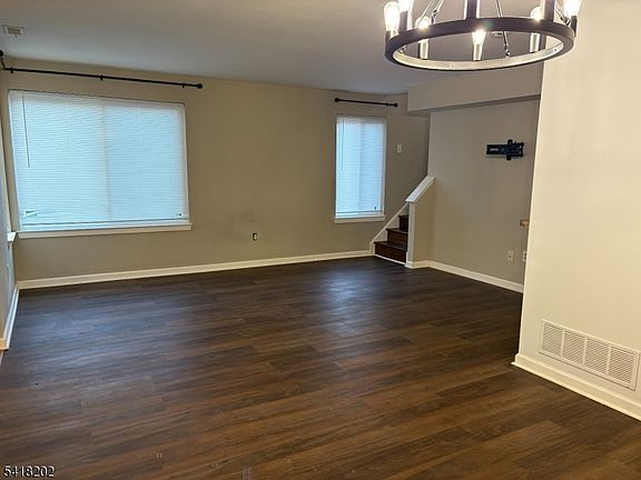 5th image of 904 Gregorys Way BLDG 9 #904