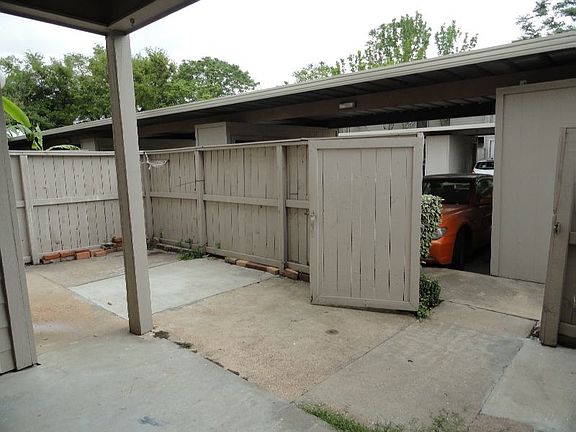 3rd image of 9522 Pagewood Ln #9522