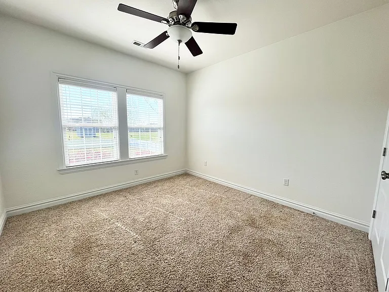 150 Travis Blvd — Photo 21