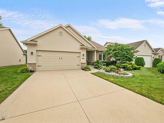 2nd image of 624 Meadowchase Ln