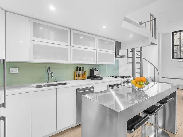 324 Pearl St APT 1A, New York, NY 10038