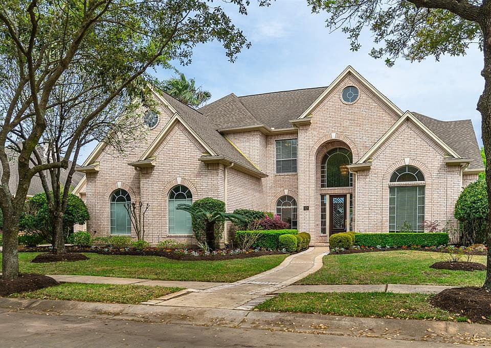 1st image of 12 Lake Mist Dr