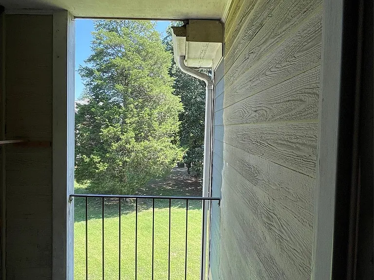 7368 Rose Terrace Ct — Photo 9
