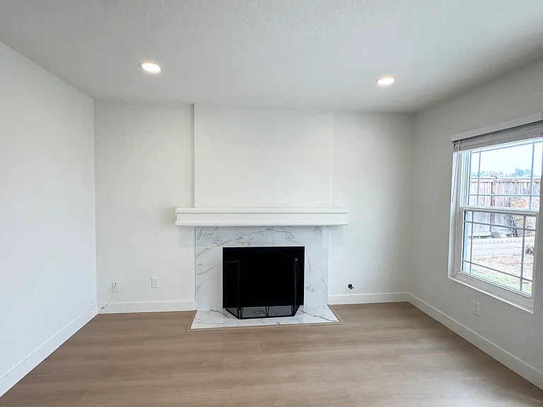 3413 Caseras Dr — Photo 16