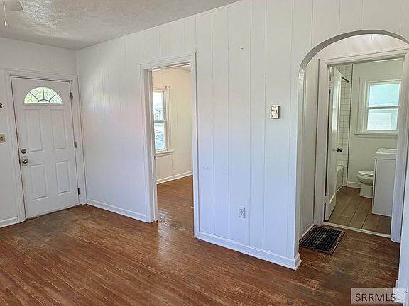 4th image of 402 3rd St
