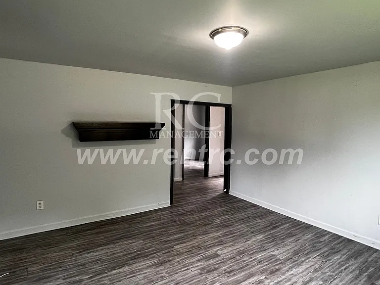 410 W 10th St #W — Photo 5