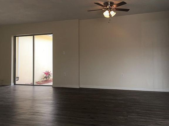 4th image of 5429 Glen Ivy Pl N