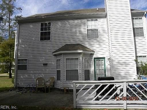 2nd image of 978 Heathland Dr