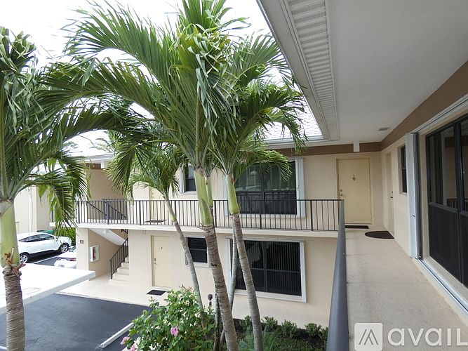 1st image of 3 SE Turtle Creek Dr #D