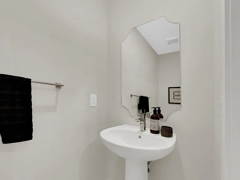 145 Horner Cres — Photo 11