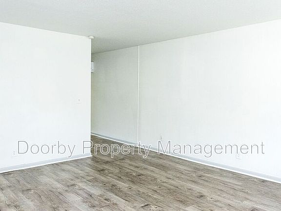 3rd image of 1605 Duncan Ave #C