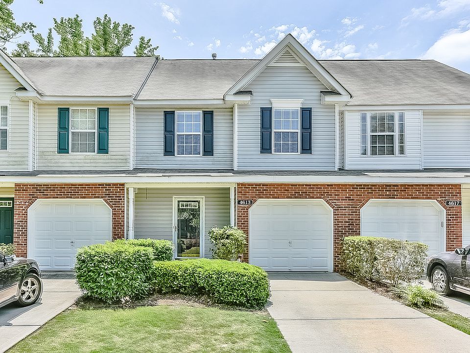 Brick & Vinyl 2-Bed, 2.5-Ba