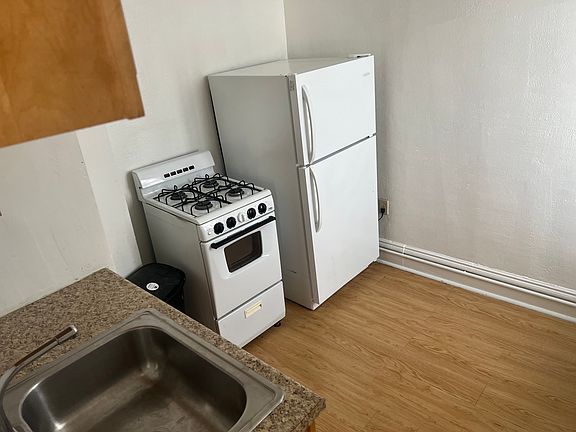 2nd image of 2933 W Liberty Ave APT 5