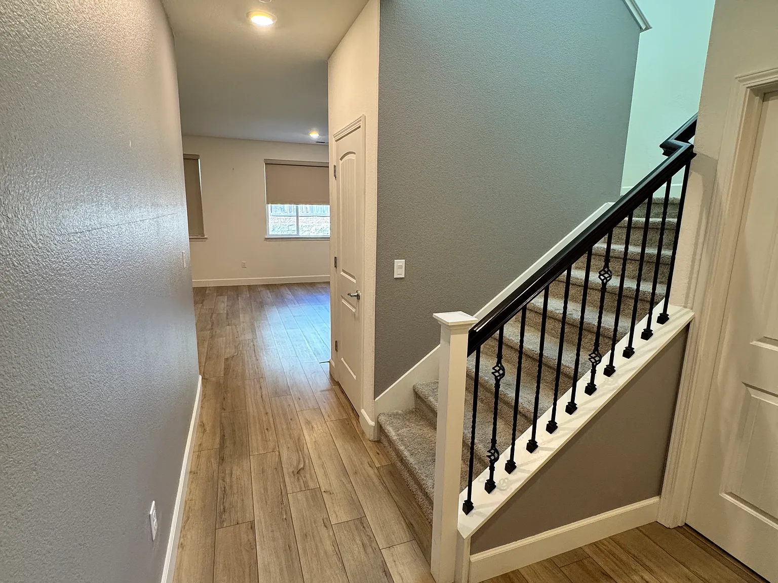 4 bed, 2.5 bath, 1945 sqft, $3,150 — Photo 2
