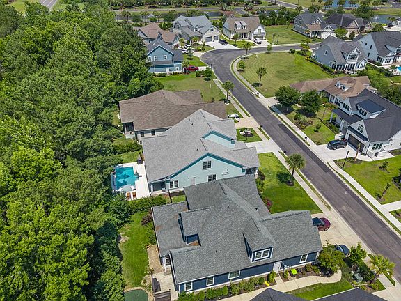 4th image of 436 Plantation Oaks Dr.