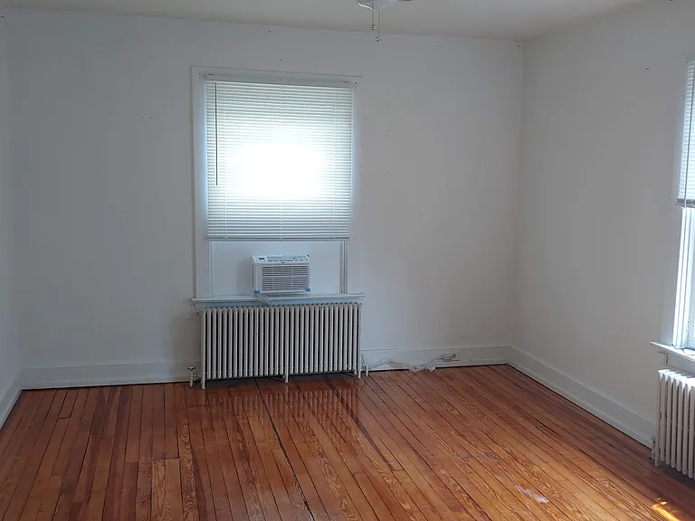305 N George St #305A — Photo 11