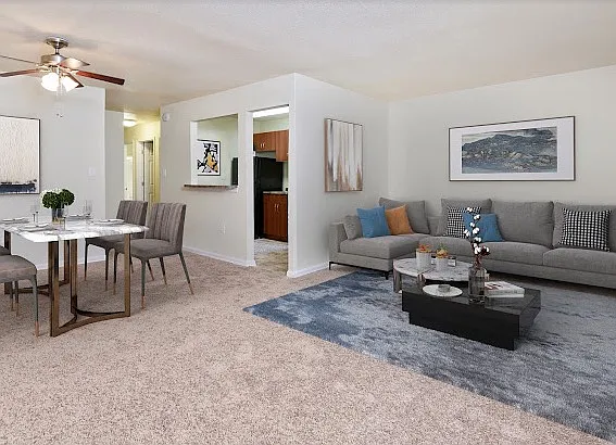 North Hills Apartments — Photo 4