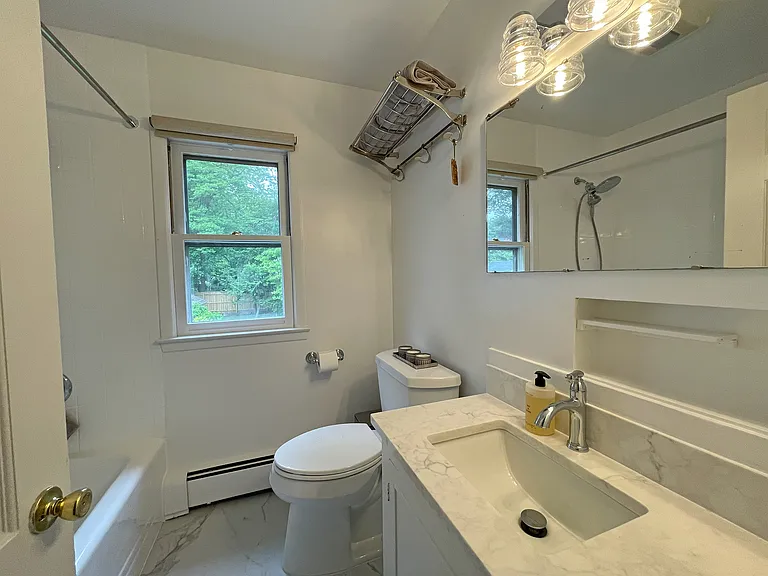48 Hilton St — Photo 17