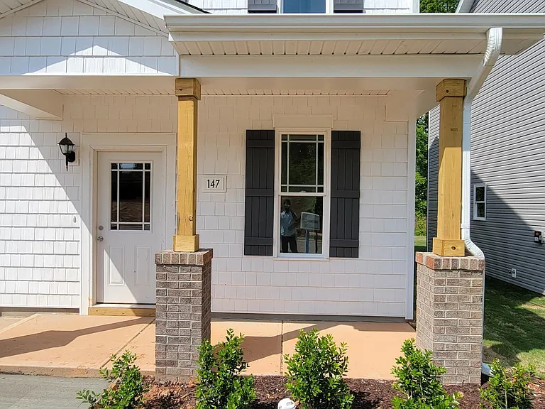 147 Diploma Dr — Photo 3