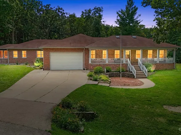 4703 N Waltshire Ln, McHenry, IL 60051