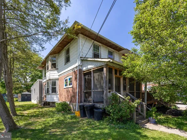 12 Wildwood Ave, Morton, PA 19070