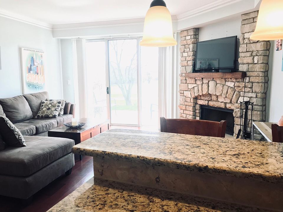 1st image of 115 Golfview Dr #115
