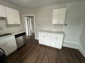 401 Main Street - B