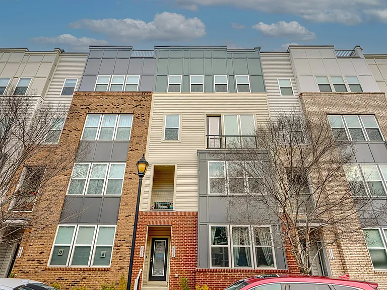 Welcome to 2596 Neabsco Common Place