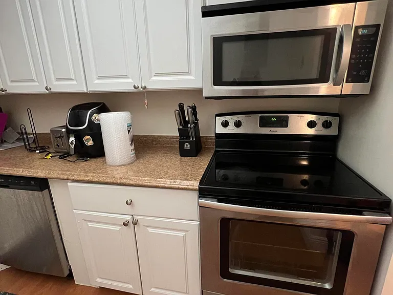 480 Executive Center Dr #2D — Photo 17