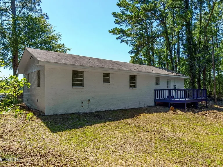 2432 Monroe Rd — Photo 12