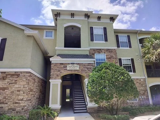 10205 Courtney Palms Blvd #101 — Photo 1