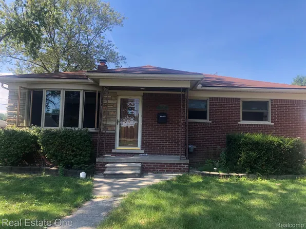 27301 Princeton St, Saint Clair Shores, MI 48081