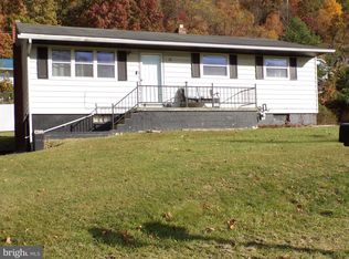 33 Elm Ave, Ridgeley, WV 26753