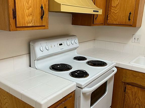 4th image of 6541 Lake Park Dr