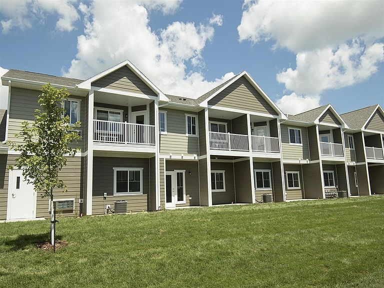 Dublin Square Apartments and Townhomes Apartment Rentals