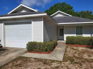 7710 Lola Cir, Navarre, FL 32566