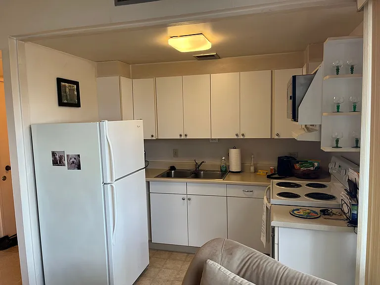 225 Queen St #26C — Photo 3