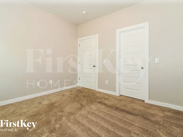 305 Avalon Way — Photo 12