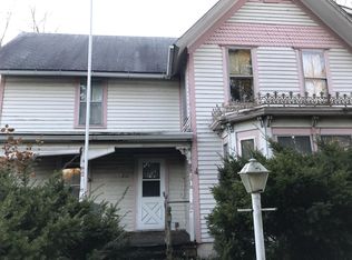 211 N Hunt St, Melvin, IL 60952