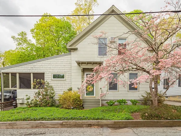 8 Prospect St, North Attleboro, MA 02760