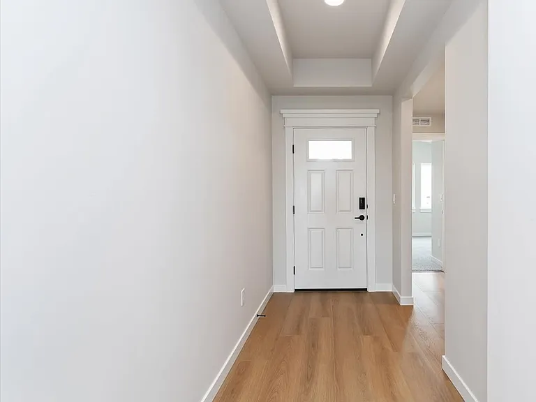 1761 E Hadler St — Photo 4