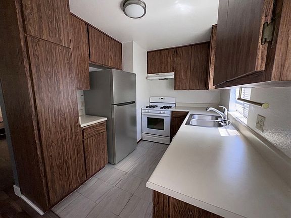 5th image of 5729 Hazeltine Ave APT 4