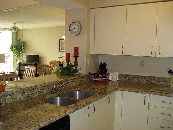 4th image of 6001 Bahia Del Mar Cir APT 427