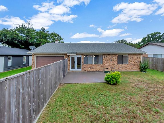 3rd image of 617 Middle Cove Dr