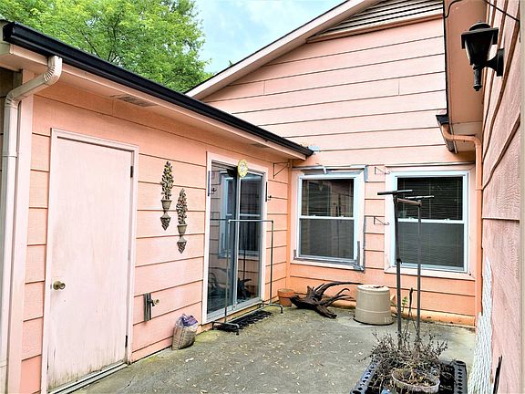 5th image of 7504 Chatham Cir
