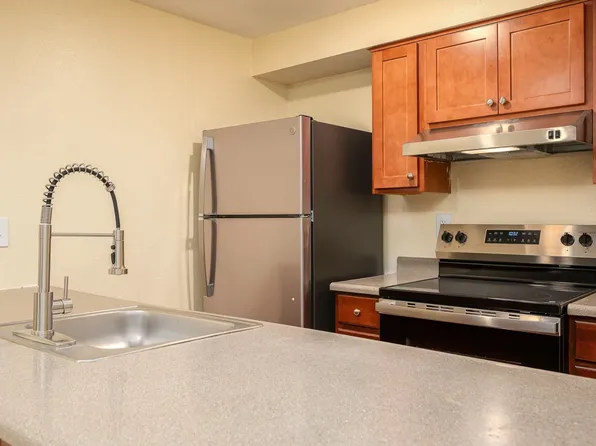 Highland Park Apartments, 24050 SE Stark St #1007, Gresham, OR 97030