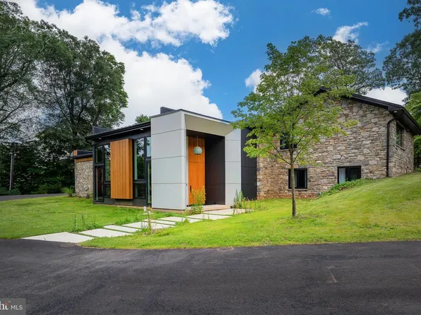 1096 Mansion Ln, Garnet Valley, PA 19060